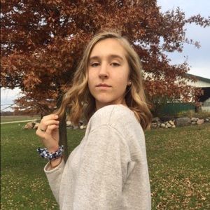 Meet your Posher, Em